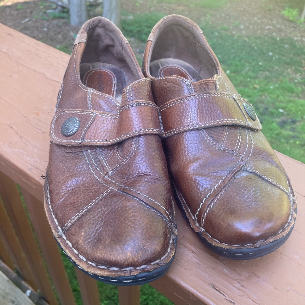 Earth Origins brown leather and suede shoes